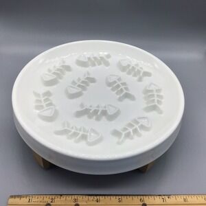 White 8" Round Ceramic Cat Dish Elevated Unique Fish Skelton Castings‎ Inside